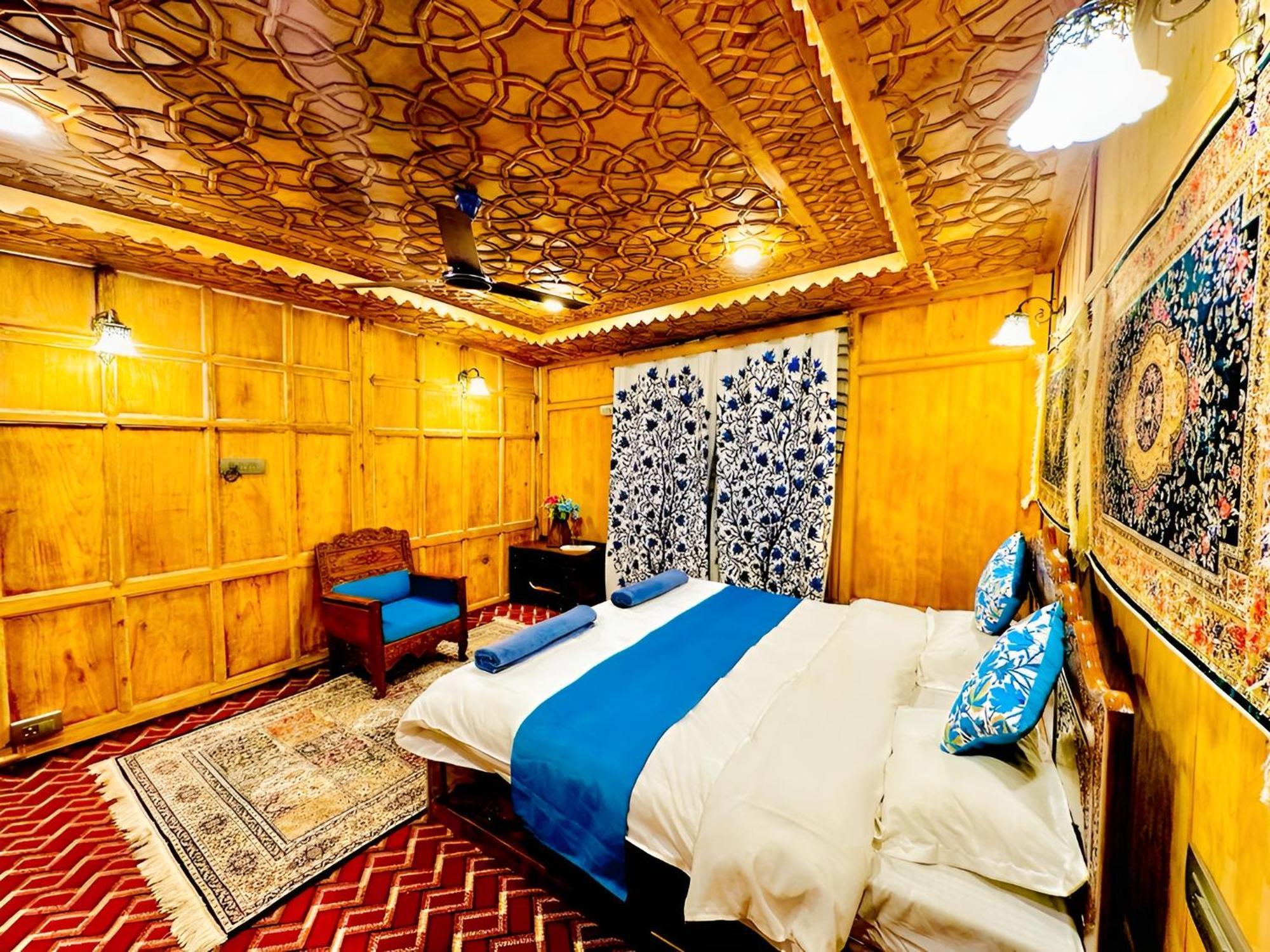 מלון Srīnagar Dilnaaz Group Of Houseboats מראה חיצוני תמונה