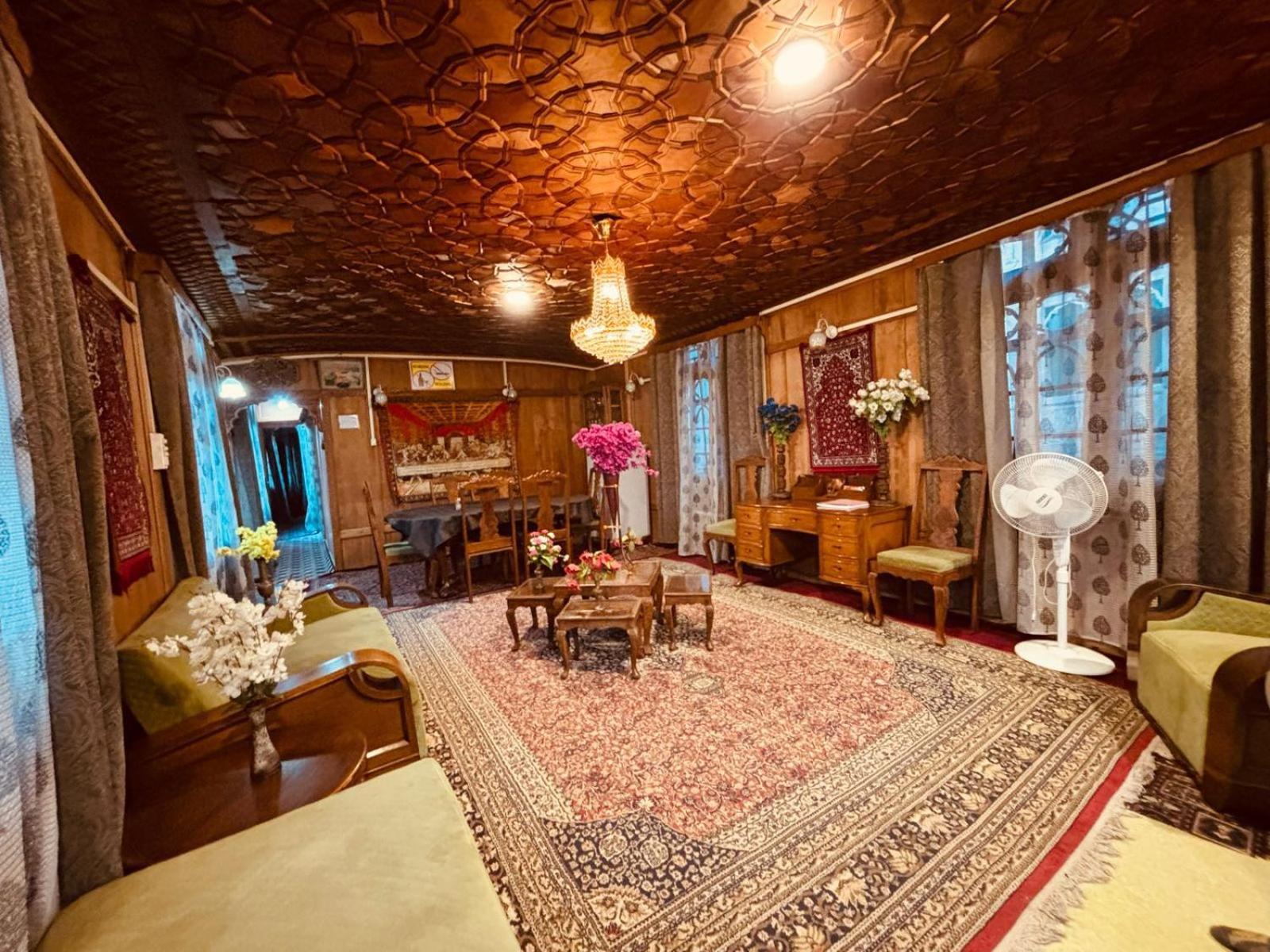 מלון Srīnagar Dilnaaz Group Of Houseboats מראה חיצוני תמונה